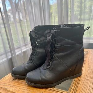 Universal Thread Women's Katherine Lace-Up
Wedge Fashion Boots